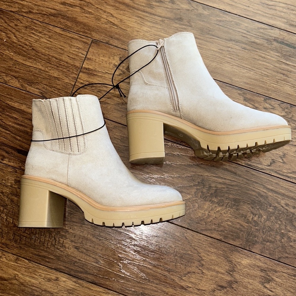 Women's Katrina Platform Boots - Universal Thread NWT - Picture 4 of 7